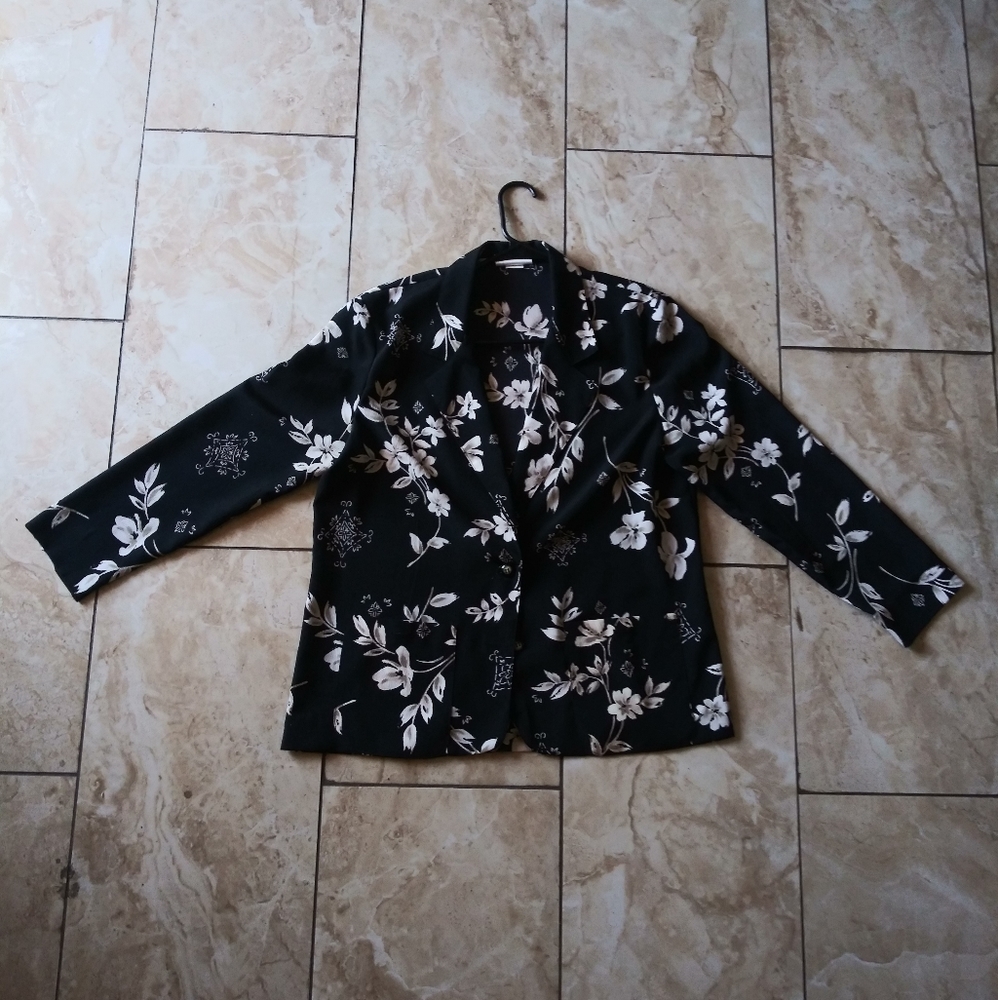 Black With White Floral Print Blazer